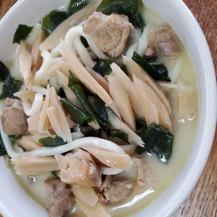 鶏ごぼうとわかめのクリーミーうどん
